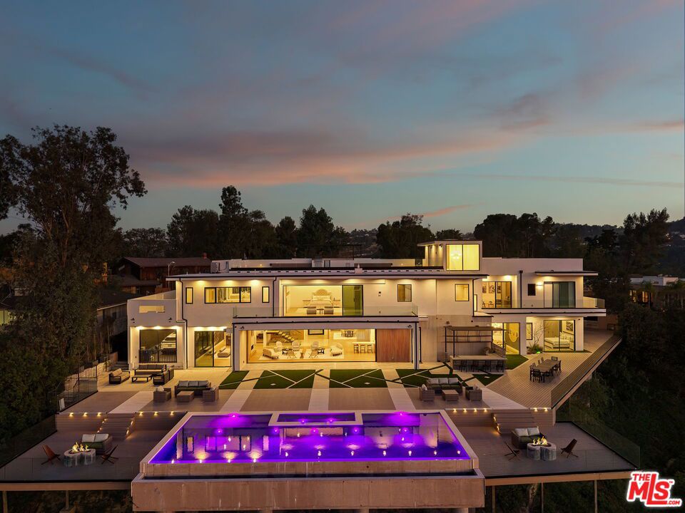 4125 Royal Crest Place