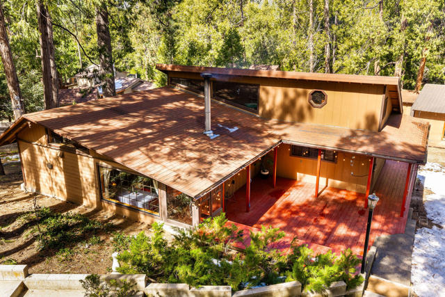 54820 Fern Drive, Idyllwild CA: https://media.crmls.org/mediaz/66a3ef34-23c8-4e69-a933-38f9ee43ba39.jpg