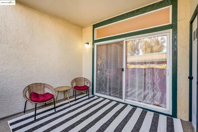 2912 Flint St, Union City CA: https://media.crmls.org/mediaz/66a45db3-dd20-4552-8918-f391f1551434.jpg