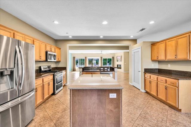 1121 Palmas, Palm Springs CA: https://media.crmls.org/mediaz/66a4ec3a-cca4-484f-884d-b44eda530dcd.jpg