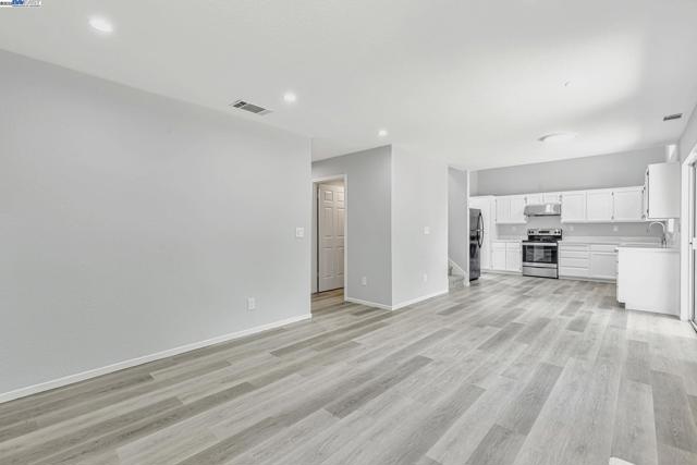 5132 Pioneer Way, Antioch CA: https://media.crmls.org/mediaz/66a517c2-6f1b-40d2-98ce-15200424dad7.jpg