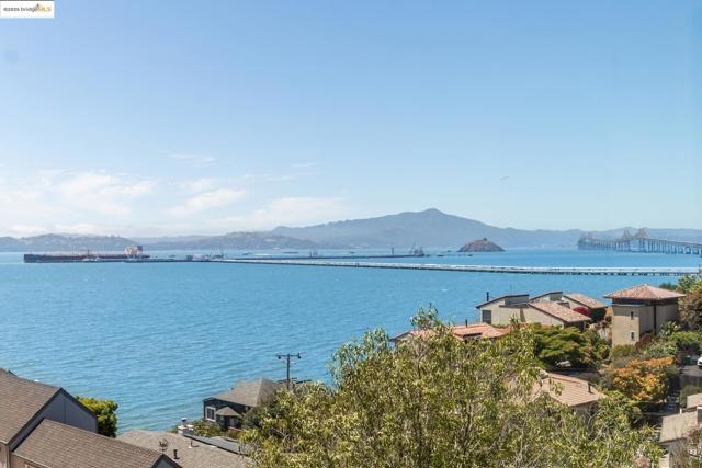 435 Tremont Avenue, Richmond CA: https://media.crmls.org/mediaz/66a66ed0-5aed-493f-baaf-e0343800623f.jpg
