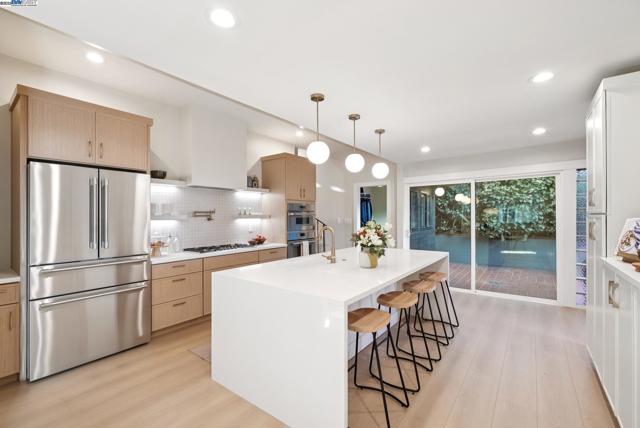 201 Amherst Ave, Kensington CA: https://media.crmls.org/mediaz/66a68c68-4695-4698-9ed3-5d83dbde387e.jpg