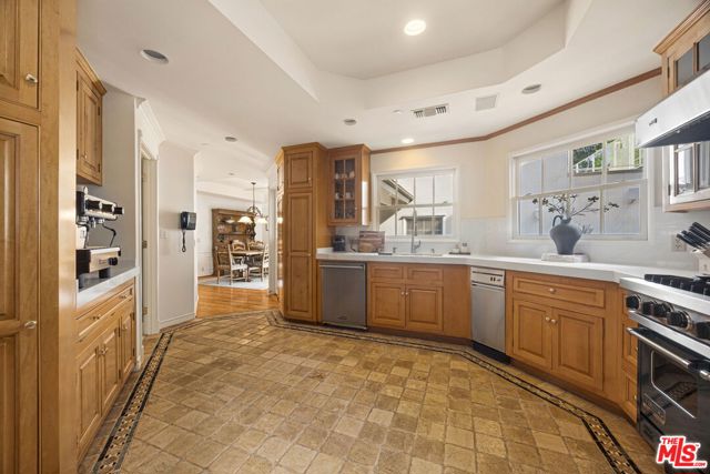 3833 Goodland Avenue photo 13