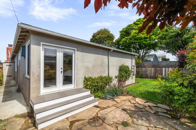 1502 Mefferd Avenue, San Mateo CA: https://media.crmls.org/mediaz/66a89e76-df04-44cd-ae2c-4ca020a1feab.jpg