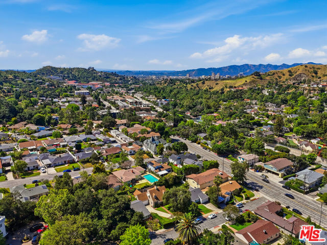 1816 Rosita Drive, Glendale CA: https://media.crmls.org/mediaz/66a8fad9-8240-4c96-b6c3-fe75b1c6b459.jpg