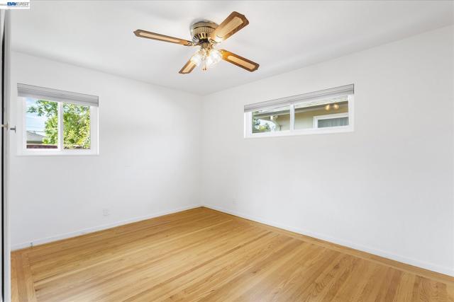 Image 33 of 46 For 831 Casanova Dr