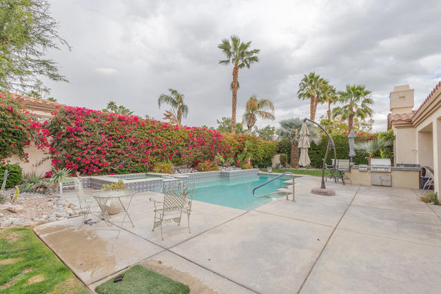 64 Laken Lane, Palm Desert CA: https://media.crmls.org/mediaz/66aa1559-d356-45c5-bc8d-01499fedfc28.jpg