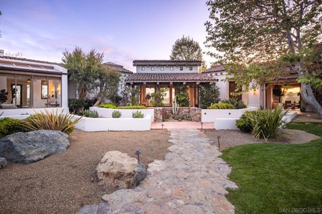 6884 El Camino Del Norte, Rancho Santa Fe CA: https://media.crmls.org/mediaz/66aaa9a0-7f48-4843-acd7-e26def56c14a.jpg