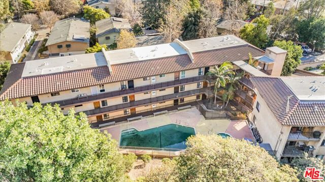 5036 Echo Street, Los Angeles CA: https://media.crmls.org/mediaz/66abd366-e8cf-4e69-96be-ff49eb1155d0.jpg