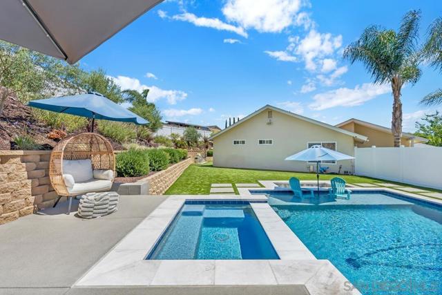 13533 Mora Cir, Poway CA: https://media.crmls.org/mediaz/66aceb78-f666-4c19-aba4-2f164d7201a7.jpg