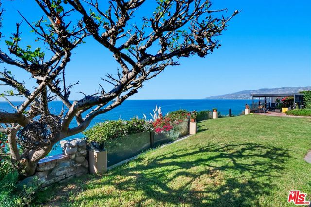 7007 Birdview Avenue, Malibu CA: https://media.crmls.org/mediaz/66ad2b75-cb1f-4e9c-b57b-4c1e3364b29a.jpg