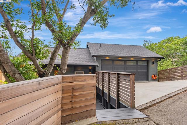 1106 Besito Ave, Berkeley CA: https://media.crmls.org/mediaz/66adec6d-e737-49ce-9864-1e8ef94e32e6.jpg