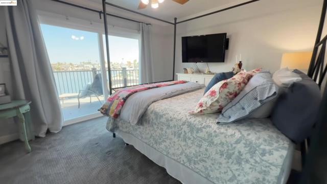 4911 Cabrillo Pt, Discovery Bay CA: https://media.crmls.org/mediaz/66ae4dbb-ea8b-46e3-a72d-669427e32f42.jpg