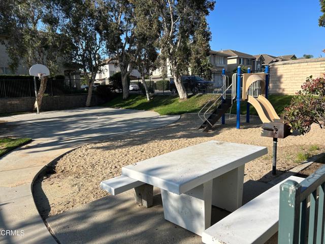 Detail Gallery Image 25 of 26 For 902 Calle Mar Vista Vt, Oxnard,  CA 93030 - 4 Beds | 3 Baths