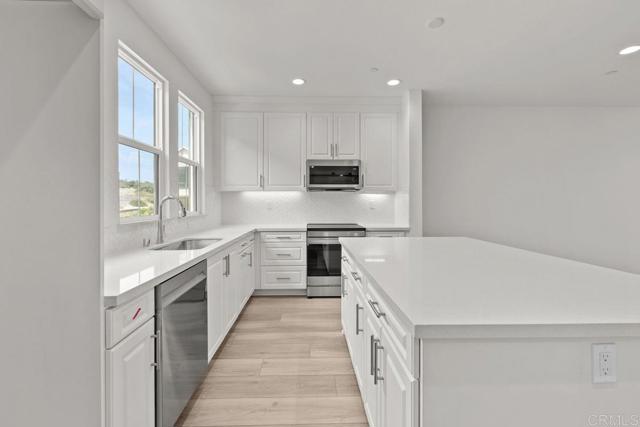 2508 Chamomile Lane, Carlsbad CA: https://media.crmls.org/mediaz/66ae865c-611e-4b5c-b390-6c739ecb7ea8.jpg