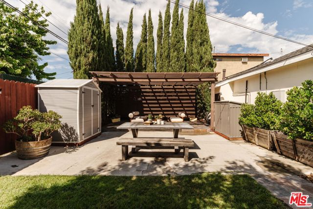 2223 Alsace Avenue photo 43