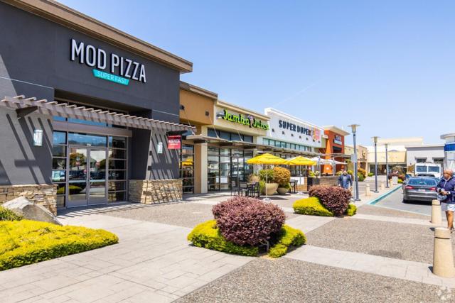 69 Plymouth Circle, Daly City CA: https://media.crmls.org/mediaz/66aea589-e9e5-49f8-9317-1e5e8f946547.jpg