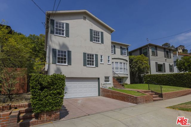 2547 Canyon Drive, Los Angeles CA: https://media.crmls.org/mediaz/66af6121-6ed8-40f1-9a13-216e59d76a88.jpg