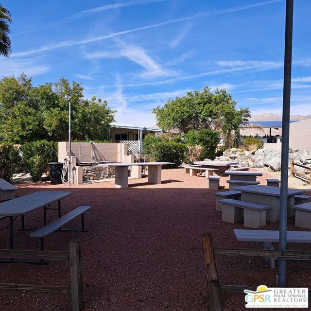 18555 Roberts Road, Desert Hot Springs CA: https://media.crmls.org/mediaz/66afba3b-4f95-4113-981b-8d69eda4af33.jpg