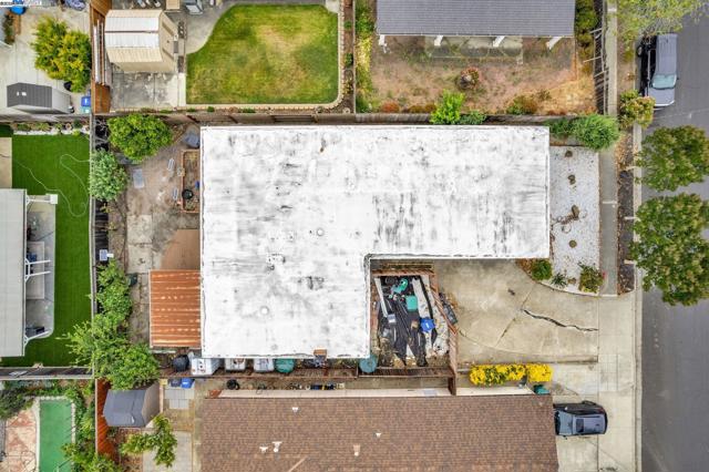 28458 Etta Ave, Hayward CA: https://media.crmls.org/mediaz/66b18c97-323f-4bf1-8c10-dbabe4a3f90c.jpg