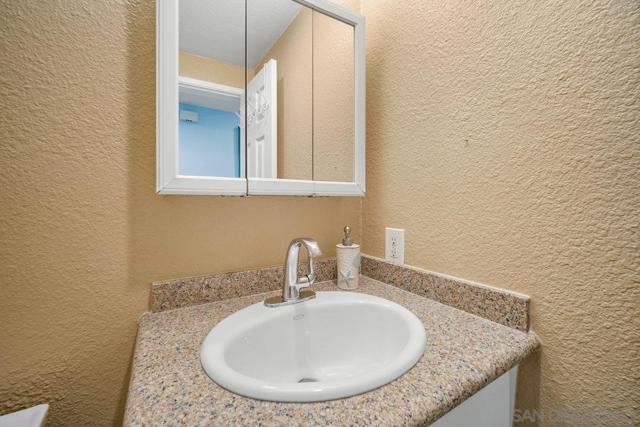 2808 Bayside Walk, San Diego CA: https://media.crmls.org/mediaz/66b1aa34-8fbe-4599-a092-10ee5ea2e448.jpg