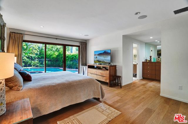 30612 Sicomoro Drive, Malibu CA: https://media.crmls.org/mediaz/66b1d05c-74d8-462c-89e6-98fa31aaeb4e.jpg