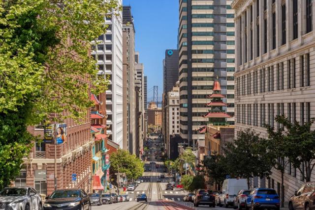 720 Stockton Street, San Francisco CA: https://media.crmls.org/mediaz/66b1e77a-7023-4ebb-a0fb-b567c2e5e652.jpg