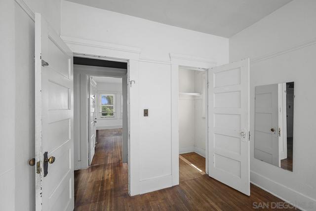 1821 25 Cypress Ave, San Diego CA: https://media.crmls.org/mediaz/66b24c90-1e0e-4560-9067-47a16ae222ca.jpg