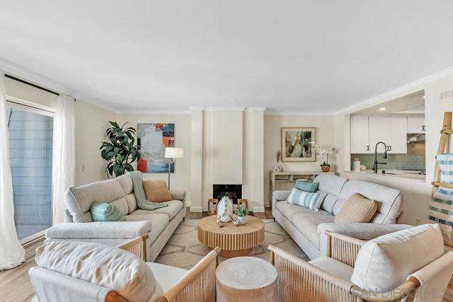 24 Montego Court, Coronado CA: https://media.crmls.org/mediaz/66b2731e-4994-4349-adca-475cf95c9ceb.jpg