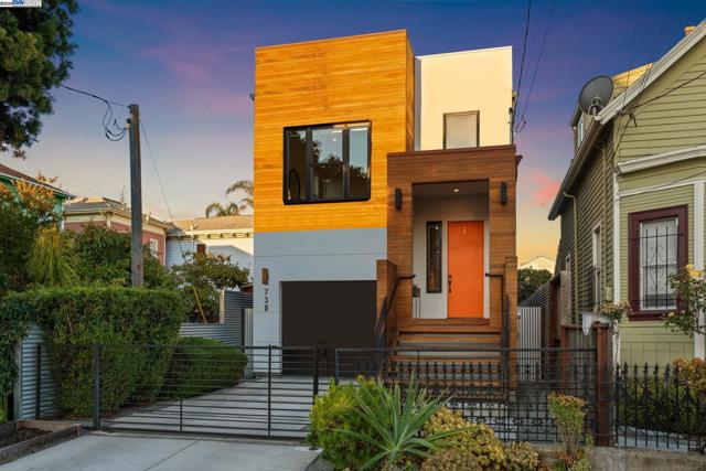 730 HENRY STREET, Oakland CA: https://media.crmls.org/mediaz/66b29ad3-401b-4877-addf-9e78d3cc18cf.jpg