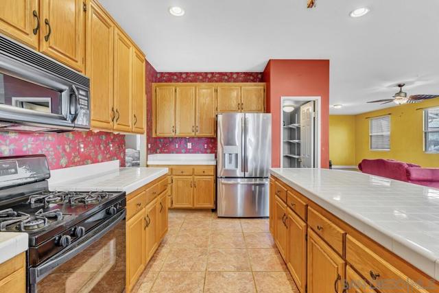 10496 Chaparral Dr, Santee CA: https://media.crmls.org/mediaz/66b31e16-5ded-4211-bb22-fc6b6bd68b6d.jpg