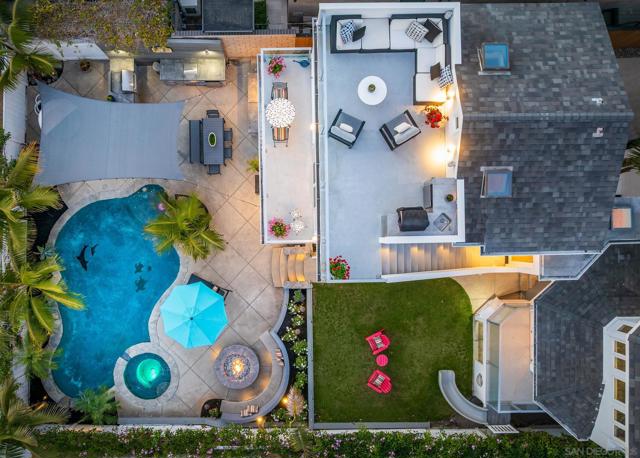 7570 Cabrillo Ave, La Jolla CA: https://media.crmls.org/mediaz/66b32c24-16d9-4753-8d81-bf505efae7fc.jpg