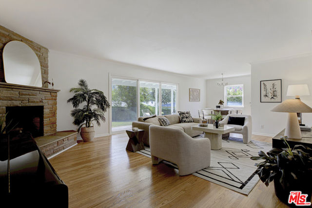608 Solway Street photo 4