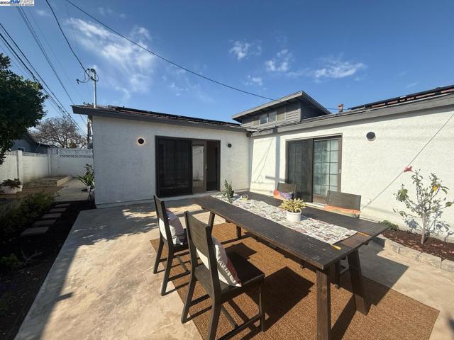 16871 Ross Lane, Huntington Beach CA: https://media.crmls.org/mediaz/66b3598c-7a89-4b5a-a596-51ca2891ec07.jpg