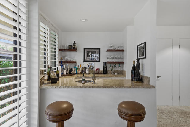 27 Cornell Drive, Rancho Mirage CA: https://media.crmls.org/mediaz/66b36db1-e938-41a8-9cc9-89af6e27d00e.jpg