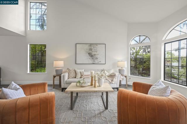 11478 Rolling Hills Dr, Dublin CA: https://media.crmls.org/mediaz/66b3d393-c2e5-4b4d-ba64-b3e904d2ca8e.jpg