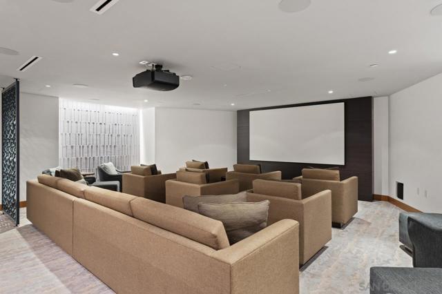 888 W E St, San Diego CA: https://media.crmls.org/mediaz/66b3f81f-cea7-4cac-9814-b3192544e302.jpg