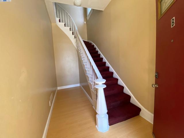 712 S 2Nd St, San Jose CA: https://media.crmls.org/mediaz/66b48b31-01da-4829-b237-9f008799e3e3.jpg