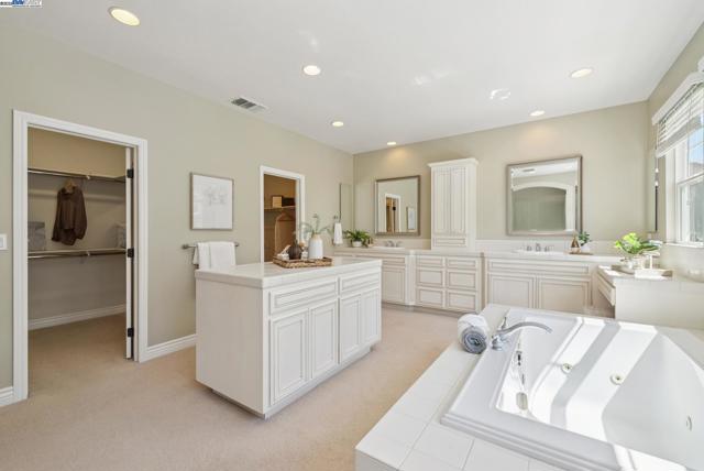 3633 Terrazzo Ct, Pleasanton CA: https://media.crmls.org/mediaz/66b50167-699f-49b2-abfd-a2d5dde7ad8a.jpg