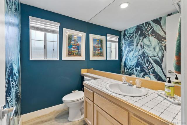 3535 Columbia St, San Diego CA: https://media.crmls.org/mediaz/66b5cae1-29b1-48ef-ae11-278f0deb070f.jpg