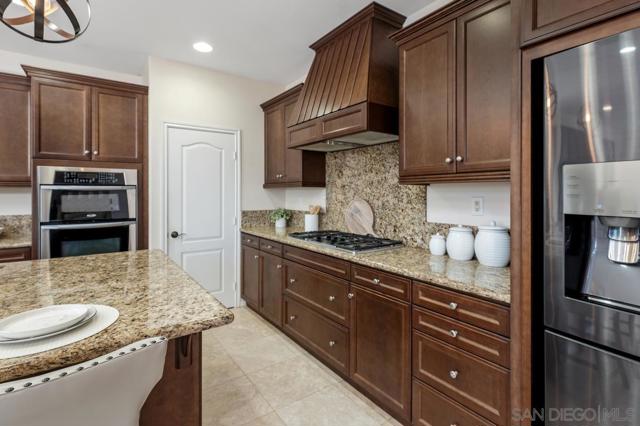 15501 Bristol Ridge Ter, San Diego CA: https://media.crmls.org/mediaz/66b63e81-801c-4391-ad01-0f2cac9ec82e.jpg