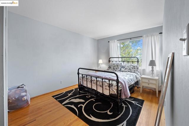 2821 Erin CT, Richmond CA: https://media.crmls.org/mediaz/66b6da46-664c-4b23-a7a9-9ded79b27e92.jpg