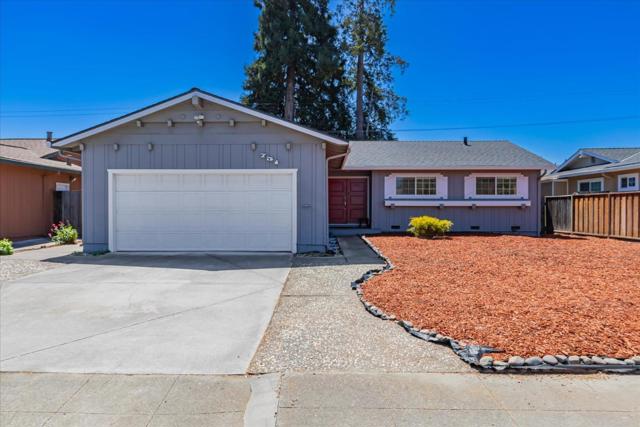 751 San Pablo Drive, Mountain View CA: https://media.crmls.org/mediaz/66b7d18c-abda-4e66-9c59-2a0373537687.jpg