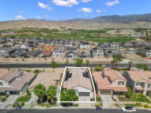 84340 Acqua Court, Indio CA: https://media.crmls.org/mediaz/66b82375-2178-4042-b29a-29b81015b38c.jpg