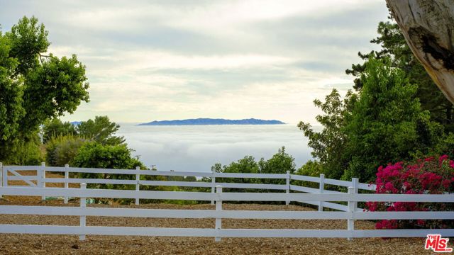 5 Caballeros Road, Rolling Hills, California 90274, 2 Bedrooms Bedrooms, ,3 BathroomsBathrooms,Residential,Sold,Caballeros,25585033