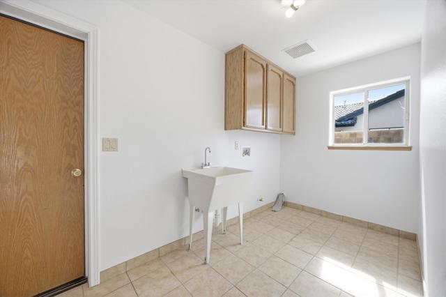 Detail Gallery Image 44 of 55 For 905 Cimarron Ct, Ridgecrest,  CA 93555 - 4 Beds | 2/1 Baths