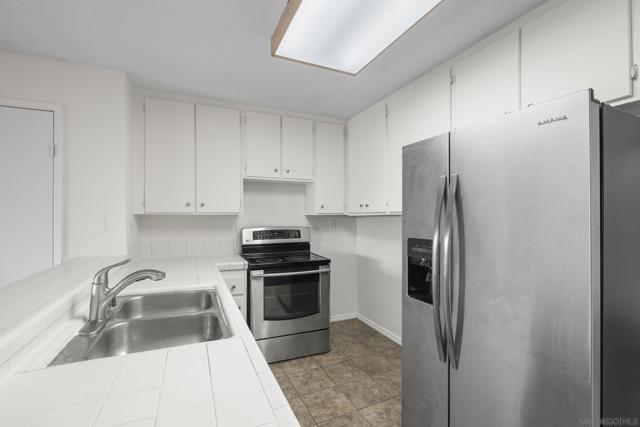 9140 Gramercy Dr, San Diego CA: https://media.crmls.org/mediaz/66b8b512-0905-4783-a822-a613a3fed8ac.jpg