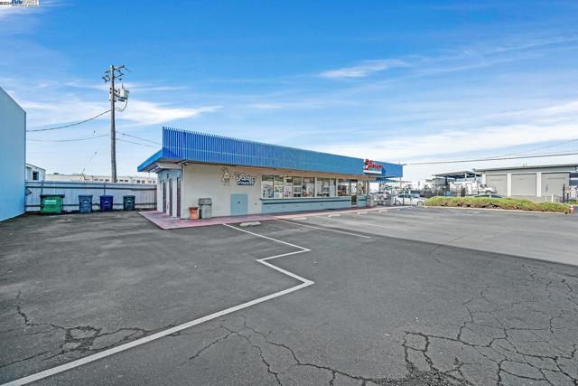 Image 4 of 32 For 2601 Alvarado St.