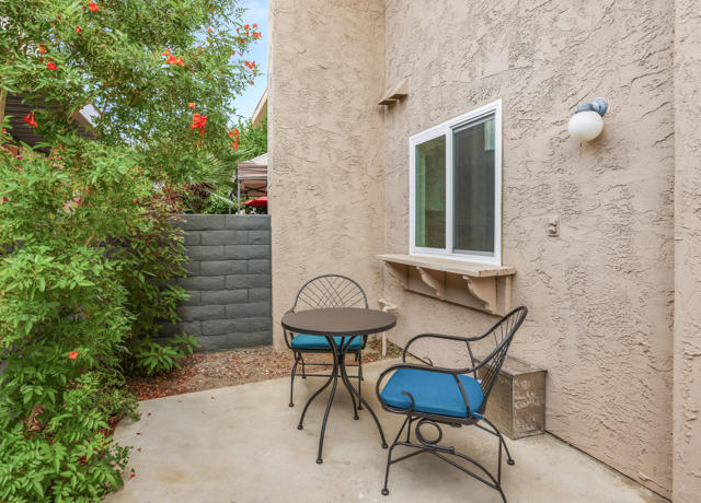 2274 N Indian Canyon Drive, Palm Springs CA: https://media.crmls.org/mediaz/66ba1c3e-fb27-4a01-bf64-9ebe8dfebe81.jpg